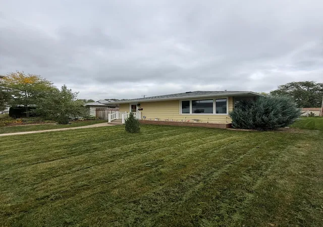 Photo 2 of Single family home for sale at 248 23rd Avenue N, Saint Cloud, MN 56303 | MLS# 7152484 | Listing updated on 2026-10-01