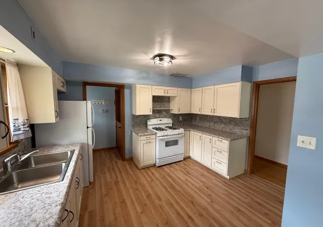 Photo 4 of Single family home for sale at 248 23rd Avenue N, Saint Cloud, MN 56303 | MLS# 7152484 | Listing updated on 2026-10-01