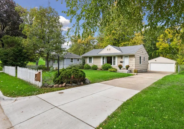 Photo 2 of Single family home for sale at 420 Jackson Ave S, Hopkins, MN 55343 | MLS# 7152487 | Listing updated on 2026-10-08