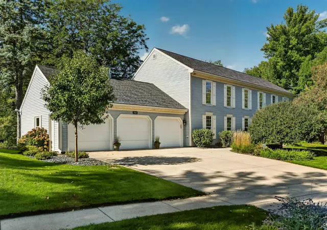 Photo 1 of Single family home for sale at 2565 Northridge Ln Ne, Rochester, MN 55906 | MLS# 7152493 | Listing updated on 2026-10-07