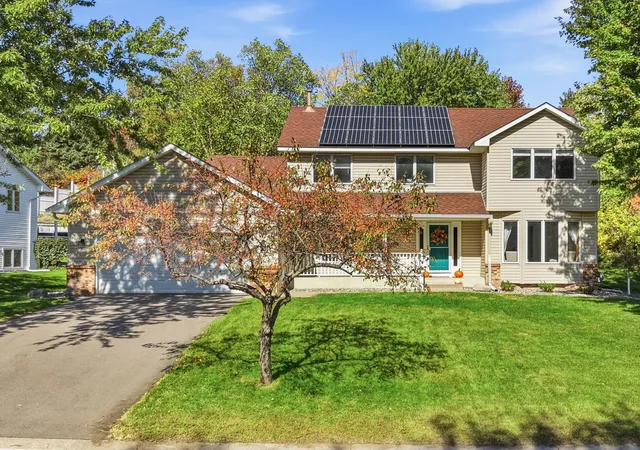 Photo 2 of Single family home for sale at 1320 Wildflower Ln, Chaska, MN 55318 | MLS# 7152507 | Listing updated on 2026-10-20
