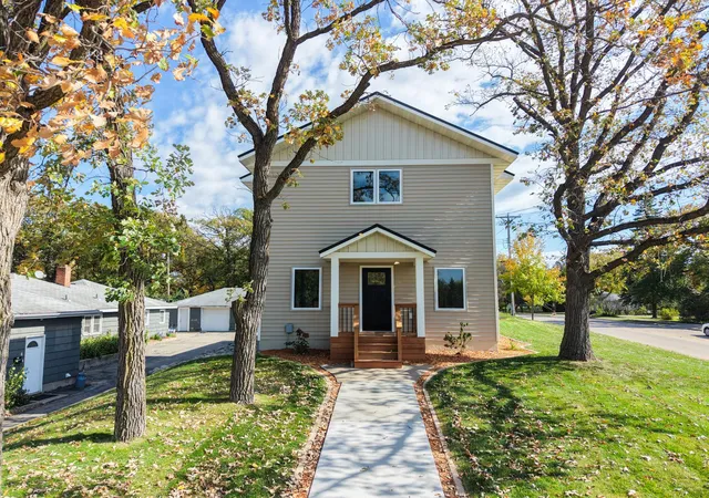 Photo 3 of Single family home for sale at 1145 Roosevelt Ave, Detroit Lakes, MN 56501 | MLS# 7152521 | Listing updated on 2026-10-09