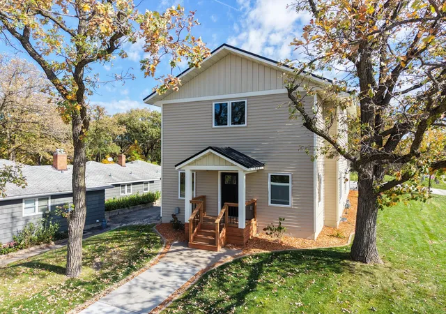 Photo 3 of Single family home for sale at 1145 Roosevelt Ave, Detroit Lakes, MN 56501 | MLS# 7152521 | Listing updated on 2026-10-09
