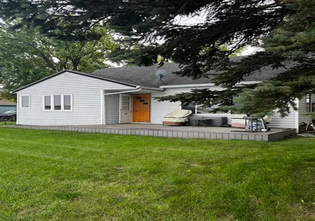 Photo 3 of Single family home for sale at 10 Sioux Trl, Slayton, MN 56172 | MLS# 7152522 | Listing updated on 2026-10-20