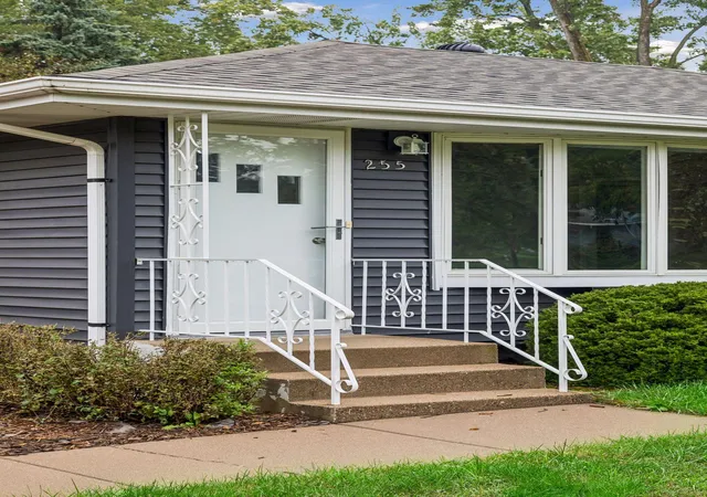 Photo 1 of Single family home for sale at 255 County Rd C2 W, Saint Paul, MN 55113 | MLS# 7152526 | Listing updated on 2026-10-04