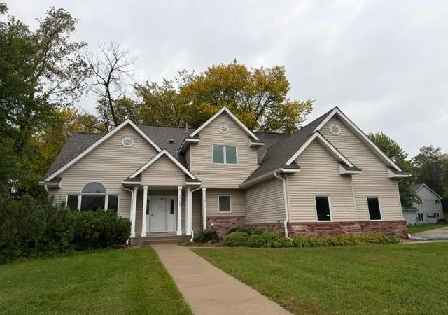 Photo 1 of Single family home for sale at 17123 Jonathan Ct, Lakeville, MN 55044 | MLS# 7152529 | Listing updated on 2026-10-01