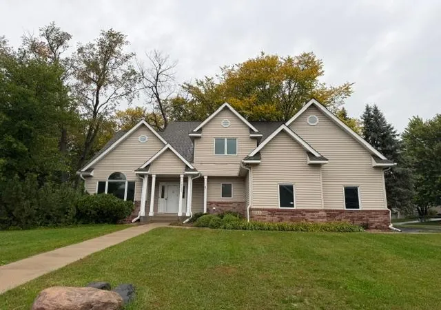 Photo 2 of Single family home for sale at 17123 Jonathan Ct, Lakeville, MN 55044 | MLS# 7152529 | Listing updated on 2026-10-01