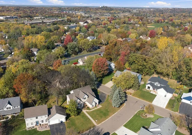 Photo 3 of Single family home for sale at 17123 Jonathan Ct, Lakeville, MN 55044 | MLS# 7152529 | Listing updated on 2026-10-22