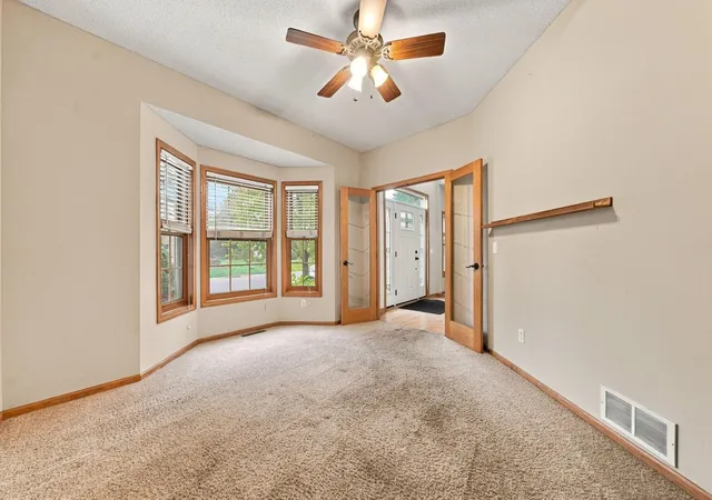 Photo 4 of Single family home for sale at 17716 Hyde Park Ave, Lakeville, MN 55044 | MLS# 7152534 | Listing updated on 2026-10-08