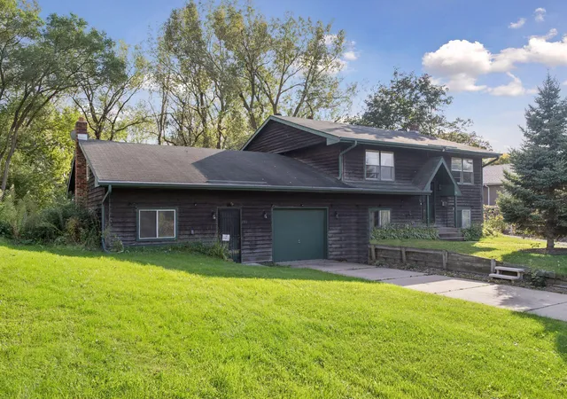Single family home for sale at 750 Viking Dr E, Saint Paul, MN 55117 | MLS# 7152537