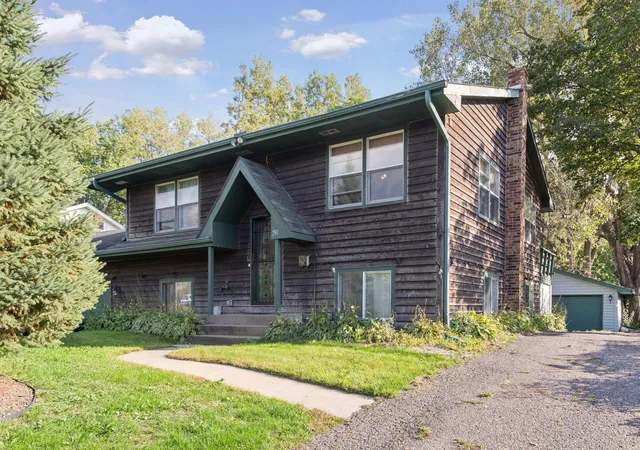 Photo 2 of Single family home for sale at 750 Viking Dr E, Saint Paul, MN 55117 | MLS# 7152537 | Listing updated on 2026-10-08