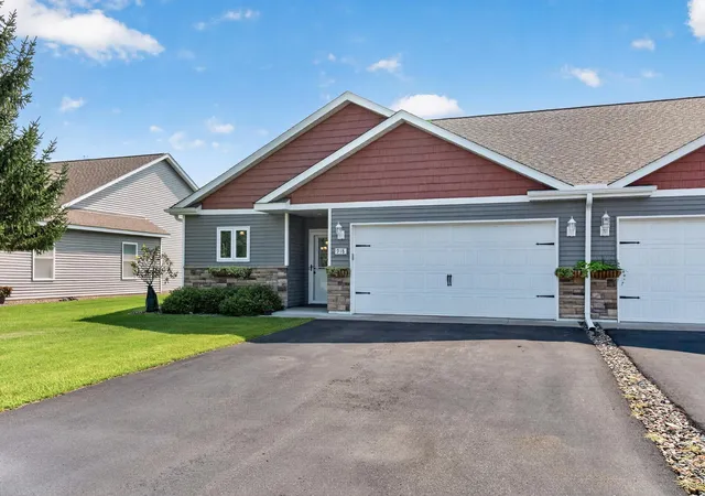 Photo 2 of Single family home for sale at 918 Gable St, Taylors Falls, MN 55084 | MLS# 7152540 | Listing updated on 2026-10-01