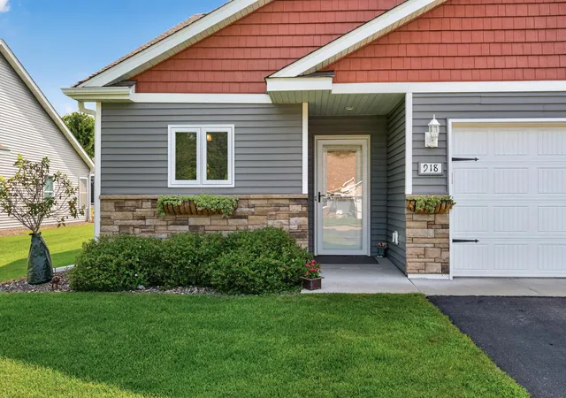 Photo 3 of Single family home for sale at 918 Gable St, Taylors Falls, MN 55084 | MLS# 7152540 | Listing updated on 2026-10-01
