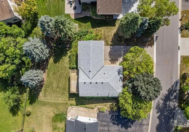 Photo 2 of Single family home for sale at 7291 Conestoga Ct, Chanhassen, MN 55317 | MLS# 7152545 | Listing updated on 2026-10-18