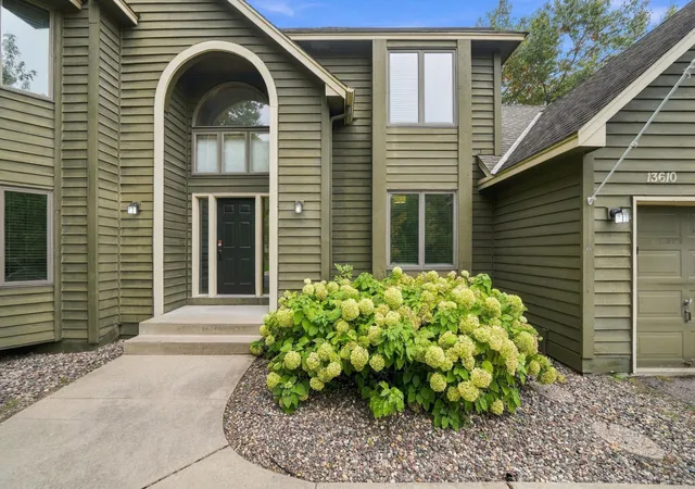 Photo 2 of Single family home for sale at 13610 Georgia Dr, Saint Paul, MN 55124 | MLS# 7152547 | Listing updated on 2026-10-06