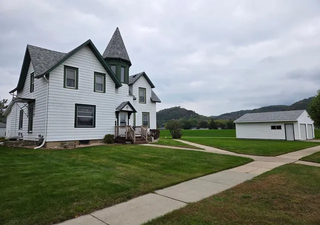 Photo 1 of Single family home for sale at 201 E Rushford Ave, Rushford, MN 55971 | MLS# 7152549 | Listing updated on 2026-10-20