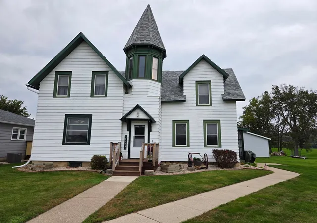 Photo 2 of Single family home for sale at 201 E Rushford Ave, Rushford, MN 55971 | MLS# 7152549 | Listing updated on 2026-10-20