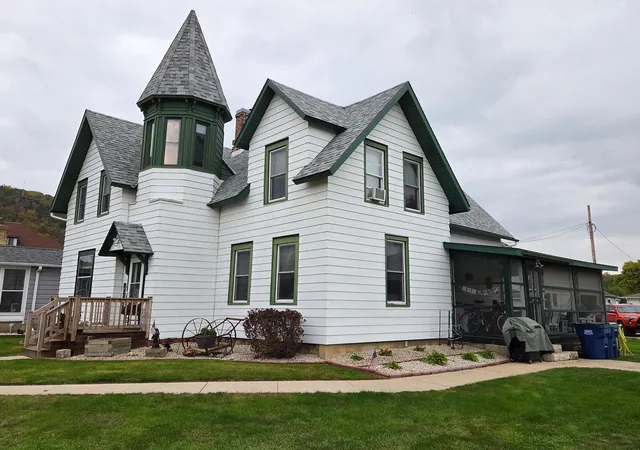Photo 3 of Single family home for sale at 201 E Rushford Ave, Rushford, MN 55971 | MLS# 7152549 | Listing updated on 2026-10-20