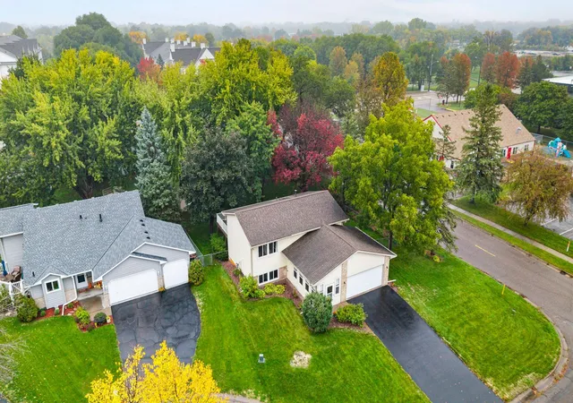 Photo 4 of Single family home for sale at 9200 124th Place N, Champlin, MN 55316 | MLS# 7152593 | Listing updated on 2026-10-03