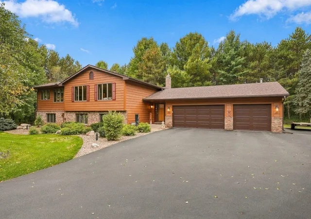 Photo 4 of Single family home for sale at 10180 Perkins Ave N, Stillwater, MN 55082 | MLS# 7152604 | Listing updated on 2026-10-01