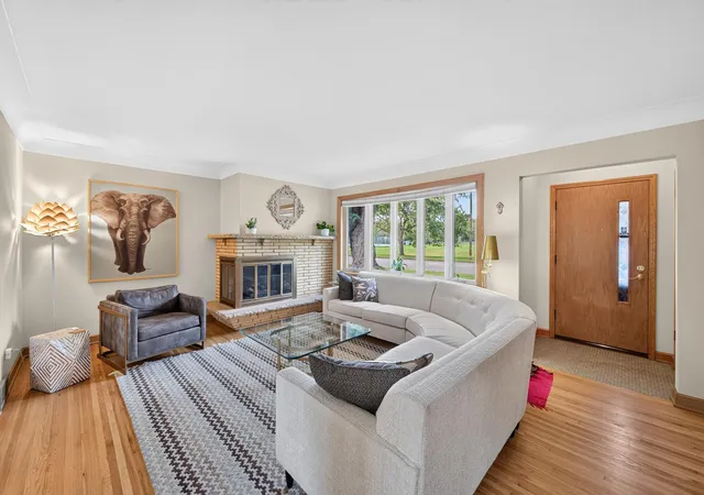 Photo 2 of Single family home for sale at 13819 Bellevue Dr, Minnetonka, MN 55345 | MLS# 7152605 | Listing updated on 2026-10-22