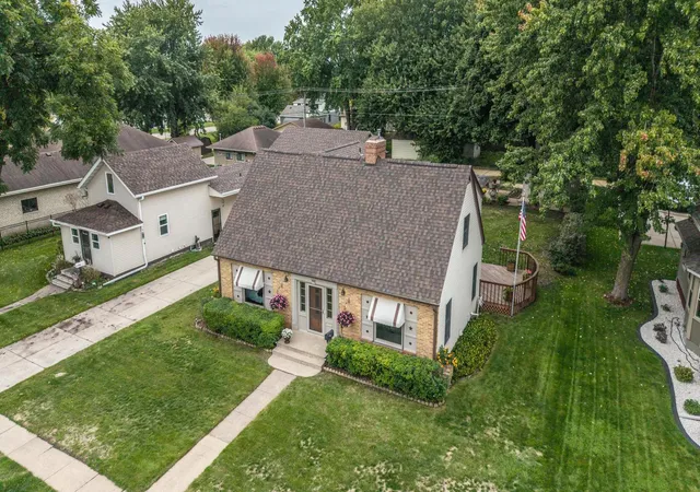 Single family home for sale at 908 3rd Street, Farmington, MN 55024 | MLS# 7152607