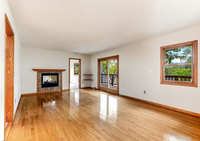 Photo 4 of Sale Pending at 727 Riverside Dr N, Hudson, WI 54016 | MLS# 7152693 | Listing updated on 2026-10-06