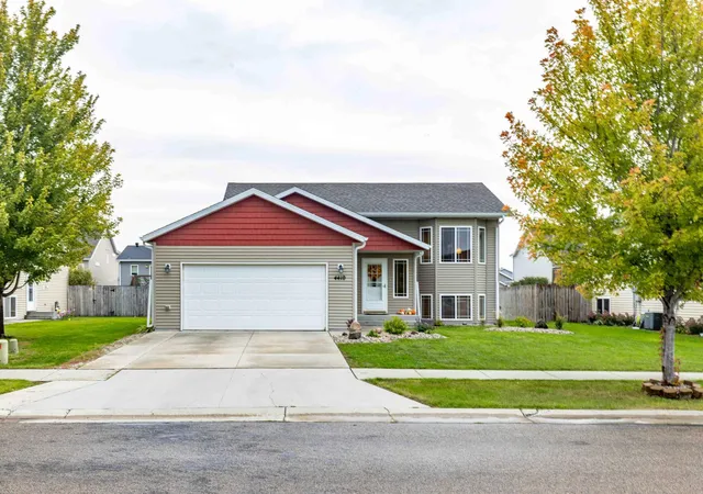 Photo 1 of Single family home for sale at 4410 16 Street S, Moorhead, MN 56560 | MLS# 7152708 | Listing updated on 2026-10-07