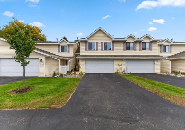 Photo 1 of Single family home for sale at 404 Pleasure Crk Dr, Minneapolis, MN 55434 | MLS# 7152717 | Listing updated on 2026-10-02