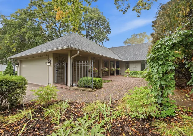 Photo 3 of Single family home for sale at 4890 Regents Walk, Excelsior, MN 55331 | MLS# 7152720 | Listing updated on 2026-10-02