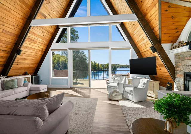 Photo 4 of Single family home for sale at 5226 Pontoon Bay Rd, Duluth, MN 55803 | MLS# 7152724 | Listing updated on 2026-10-02
