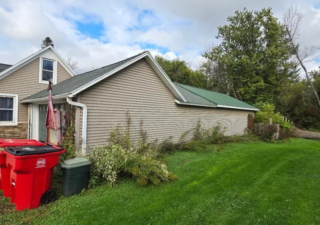 Photo 3 of Single family home for sale at 16 4th Avenue SE, Dodge Center, MN 55927 | MLS# 7152763 | Listing updated on 2026-10-16