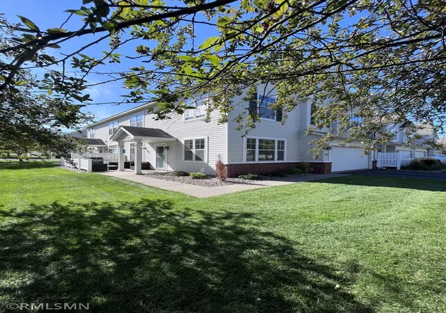 Photo 2 of Single family home for sale at 898 Providence Dr, Shakopee, MN 55379 | MLS# 7152769 | Listing updated on 2026-10-03