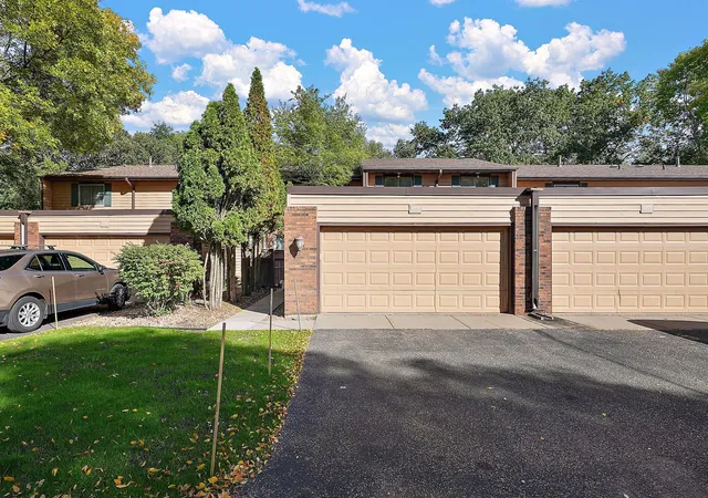 Photo 1 of Single family home for sale at 4731 Spring Cir, Minnetonka, MN 55345 | MLS# 7152774 | Listing updated on 2026-10-03