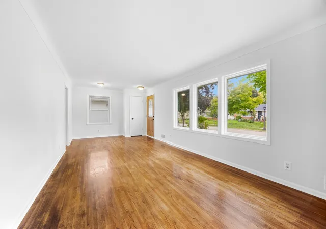 Photo 3 of Single family home for sale at 1567 Atlantic St, Saint Paul, MN 55106 | MLS# 7152778 | Listing updated on 2026-10-20