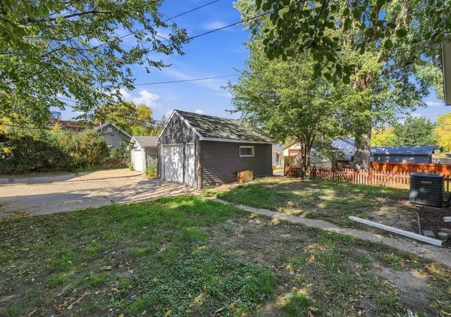 Photo 4 of Single family home for sale at 4417 Russell Ave N, Minneapolis, MN 55412 | MLS# 7152780 | Listing updated on 2026-10-08
