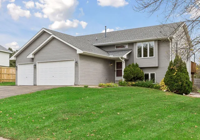 Photo 1 of Single family home for sale at 400 Elder Ave Nw, Saint Michael, MN 55376 | MLS# 7152784 | Listing updated on 2026-10-09