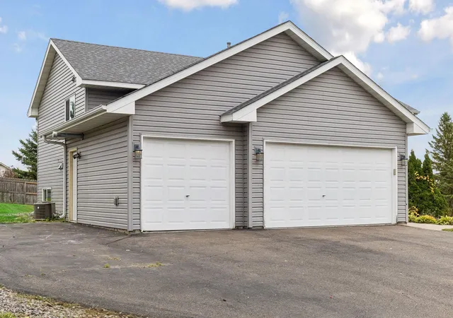 Photo 3 of Single family home for sale at 400 Elder Ave Nw, Saint Michael, MN 55376 | MLS# 7152784 | Listing updated on 2026-10-09