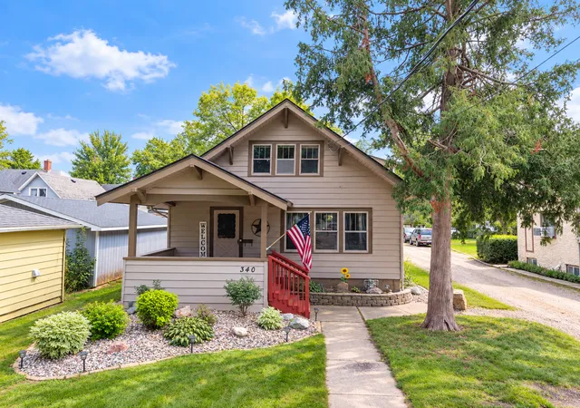 Photo 2 of Single family home for sale at 340 E 3rd Street, Albert Lea, MN 56007 | MLS# 7152793 | Listing updated on 2026-10-06