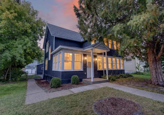 Photo 2 of Single family home for sale at 811 Nw 1st Avenue, Grand Rapids, MN 55744 | MLS# 7152797 | Listing updated on 2026-10-03