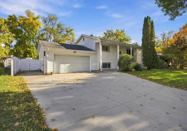 Photo 2 of Single family home for sale at 2028 16th Street S, Moorhead, MN 56560 | MLS# 7152810 | Listing updated on 2026-10-06