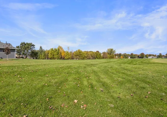 Photo 4 of Sale Pending at 868 Beech Ln S, Annandale, MN 55302 | MLS# 7152812 | Listing updated on 2026-10-07