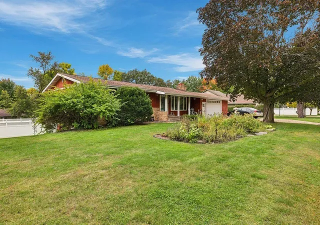Photo 1 of Single family home for sale at 516 9 1/2 St N, Sauk Rapids, MN 56379 | MLS# 7152815 | Listing updated on 2026-10-01