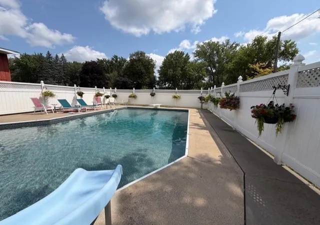 Photo 2 of Single family home for sale at 516 9 1/2 St N, Sauk Rapids, MN 56379 | MLS# 7152815 | Listing updated on 2026-10-22