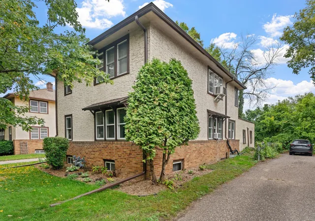 Listing Photo 5 - Condo for sale in building located at 261 Robie St W, Saint Paul, MN 55107