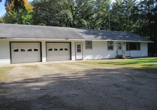 Photo 2 of Single family home for sale at 6102 Ne River Rd, Sauk Rapids, MN 56379 | MLS# 7152843 | Listing updated on 2026-10-02