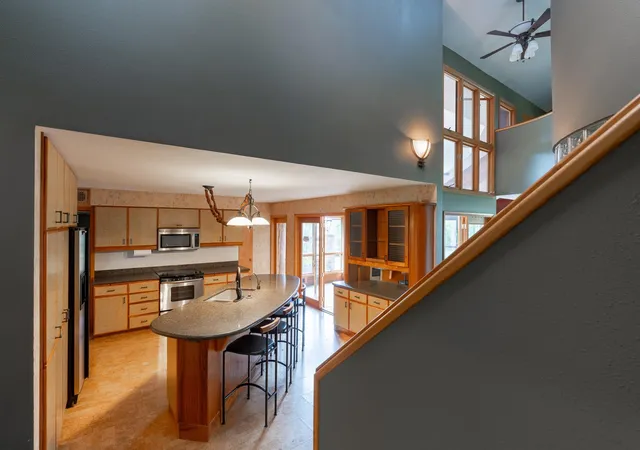 Photo 3 of Single family home for sale at 997 Roberts Rd SW, Hutchinson, MN 55350 | MLS# 7152844 | Listing updated on 2026-10-23