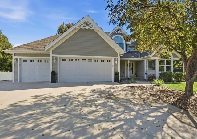 Photo 1 of Single family home for sale at 2668 Waterford Ct, Saint Cloud, MN 56301 | MLS# 7152845 | Listing updated on 2026-10-02