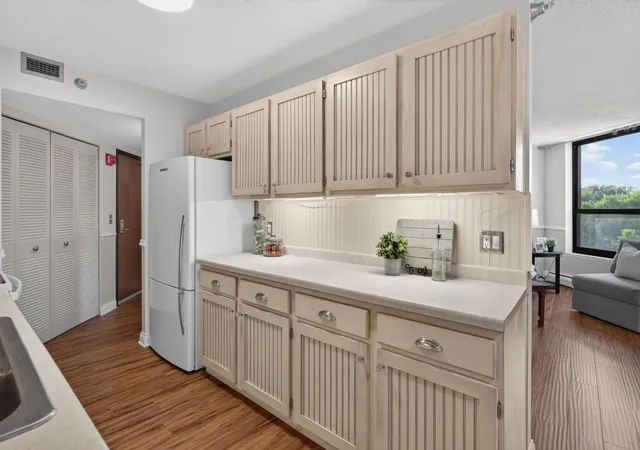 Photo 3 of Condo for sale at 6615 Lake Shore Dr S #304, Minneapolis, MN 55423 | MLS# 7152903 | Listing updated on 2026-10-09
