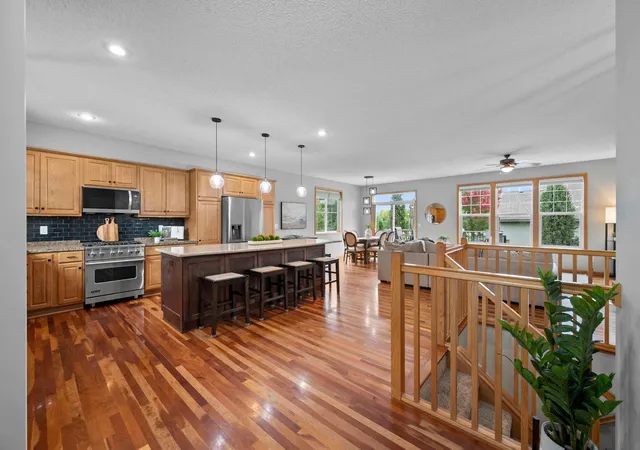 Photo 1 of Single family home for sale at 989 Danube Ave, Shakopee, MN 55379 | MLS# 7152944 | Listing updated on 2026-10-07